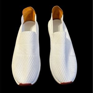 White Owlkay slip on shoes size 43 (feels like 9-10)